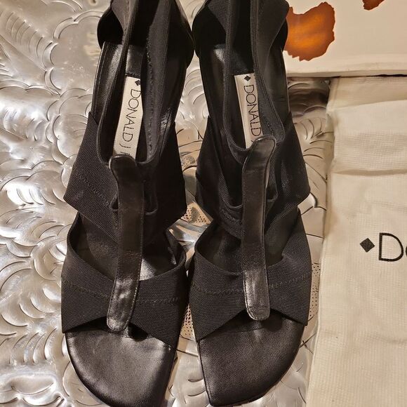 New in box black mesh elastic nappa Donald j pliners! Sz. 8N - Picture 2 of 8